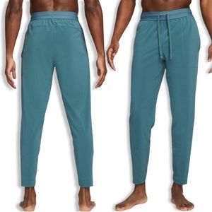 Men’s Nike Dri-Fit Yoga Pants (Size M) NWT